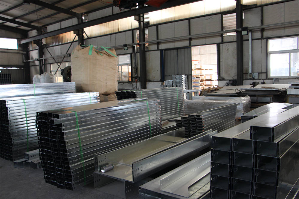 High Quality Galvanized Square Rectangular Steel Pipes And Tubes For Greenhouse Building Industrial