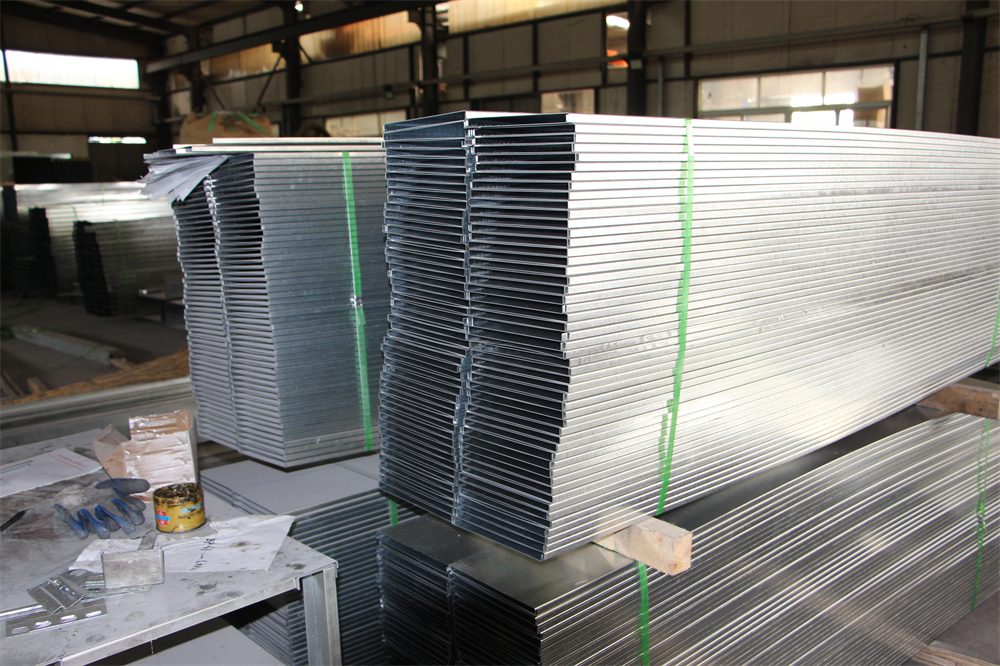 High Quality Galvanized Square Rectangular Steel Pipes And Tubes For Greenhouse Building Industrial